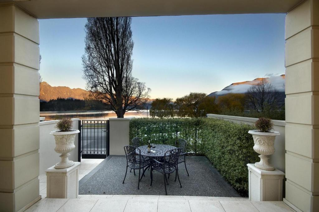 Esplanade Queenstown By Staysouth ภายนอก รูปภาพ