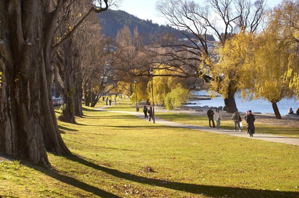 Esplanade Queenstown By Staysouth ภายนอก รูปภาพ